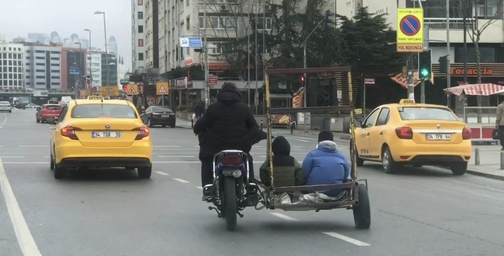 (Özel) İstanbul’un göbeğinde tehlikeli yolculuk kamerada 