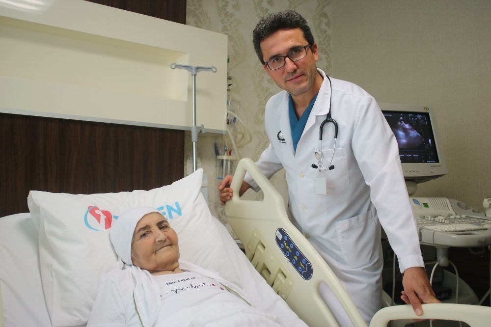 (Özel) Kalbindeki deliğe 80 yaşında çare buldu 