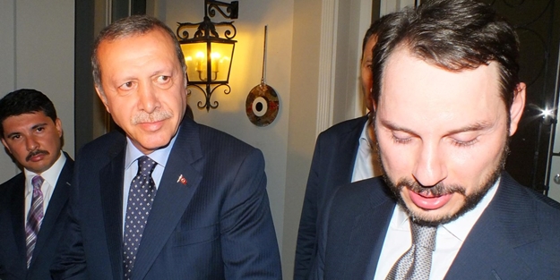 'Özel Kalem Müdürü eşini ve kızını bırakmak zorunda kaldı'