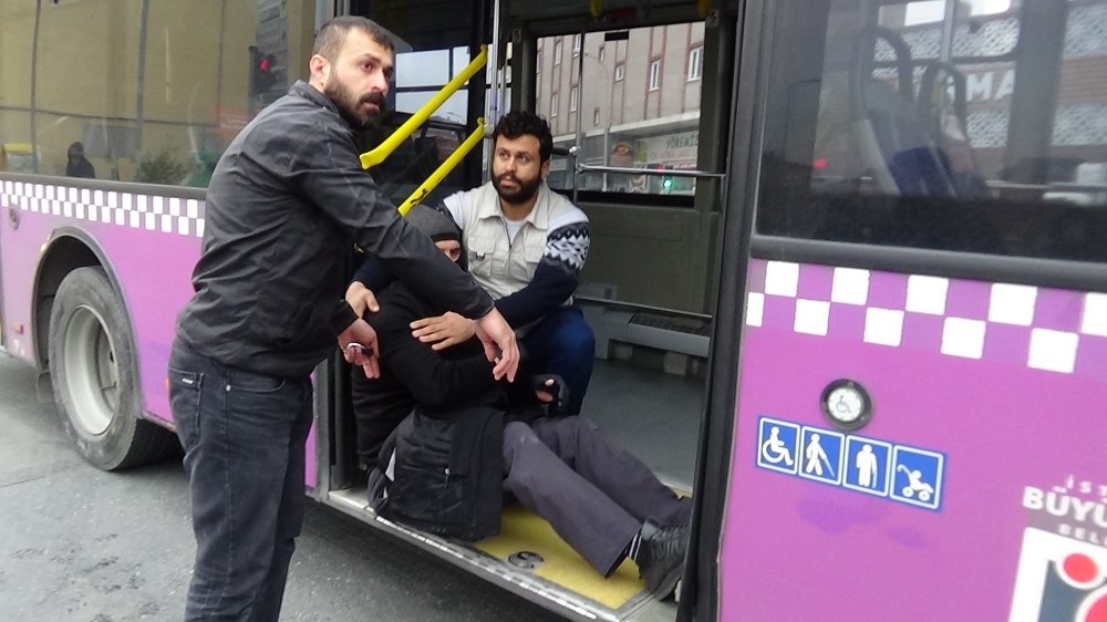 (Özel) Kırmızı ışıkta geçen taksi faciaya neden olacaktı 