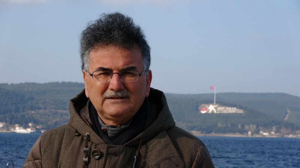 (Özel) Kız öğrencilerin baş örtüsünü açtırmadığı için 28 Şubat mağduru öğretim görevlisi o dönemi anlattı 