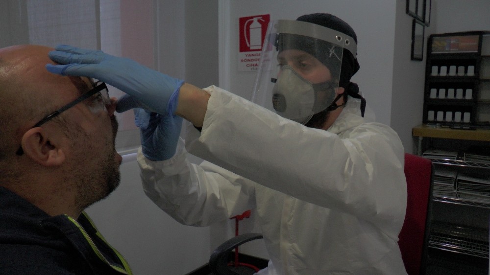 (Özel) Kocaeli’de işçilere korona virüs taraması yapılıyor 