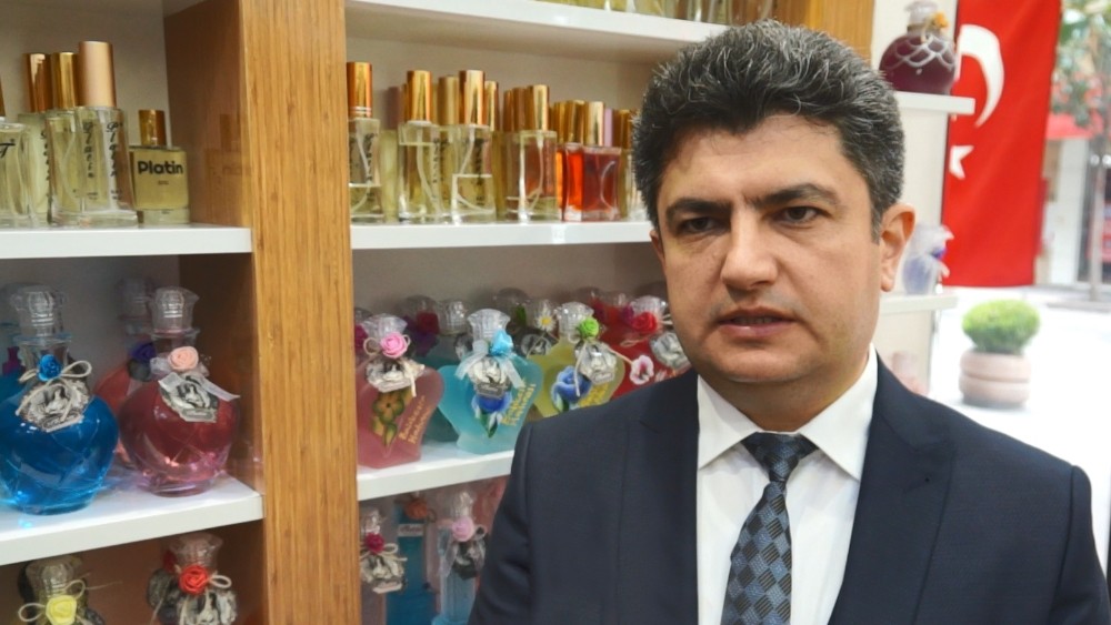 (Özel) Kolonya üreticileri istekleri yetiştirmeye çalışıyor 