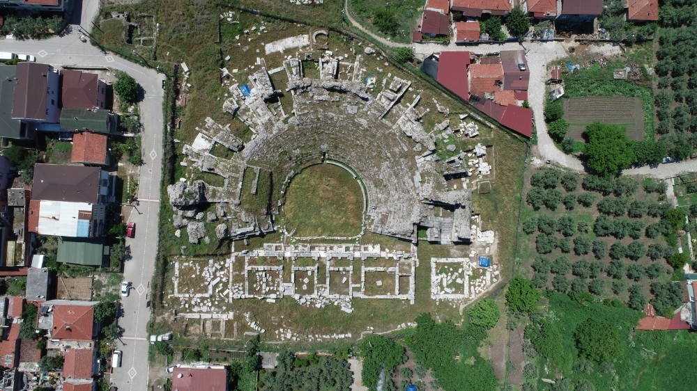 (Özel) Korona virüs Roma Tiyatrosu’nu da vurdu 