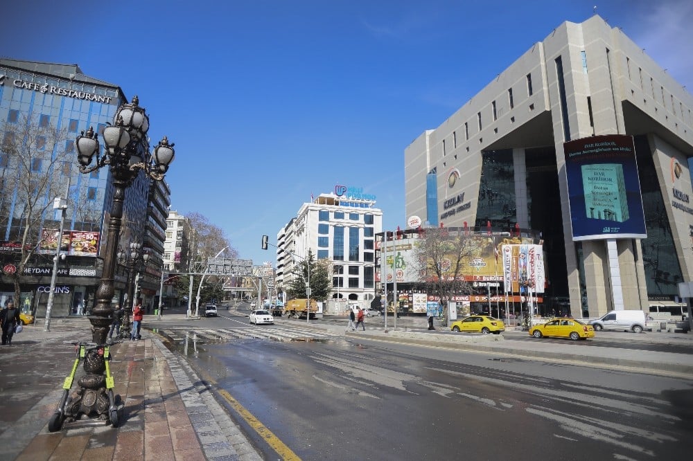 (Özel) Korona virüs sebebiyle Başkent’te sokaklar boş kaldı 