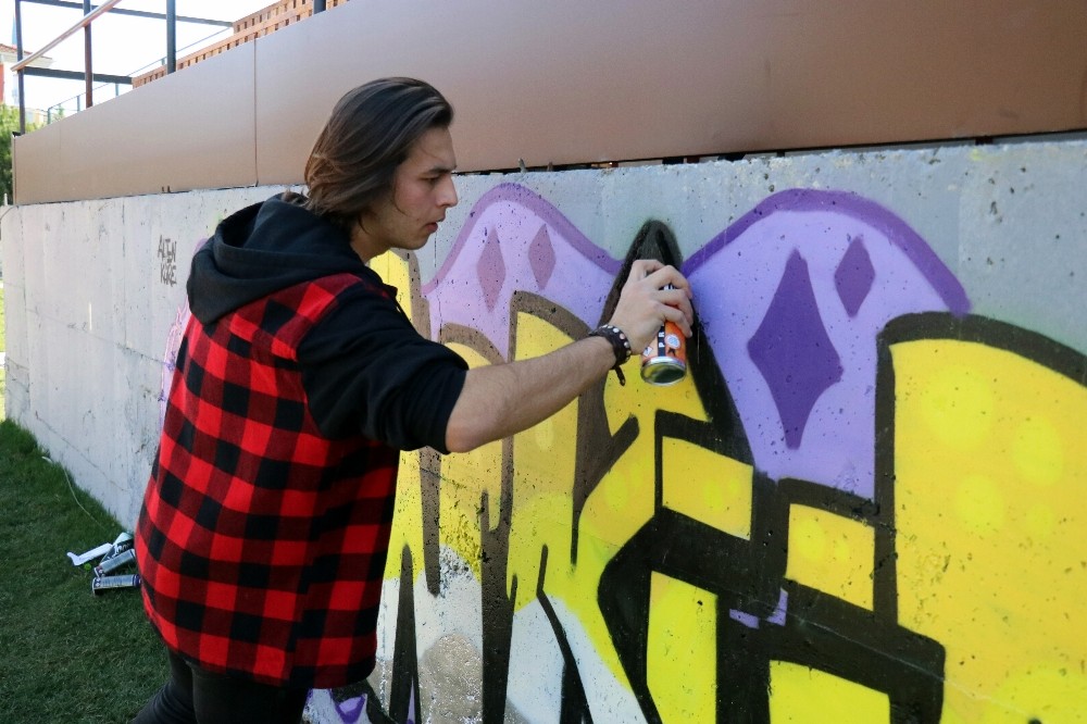 (Özel) Küçük yaşlarda ilgisini çeken grafiti sanatı yaşam biçimi oldu 