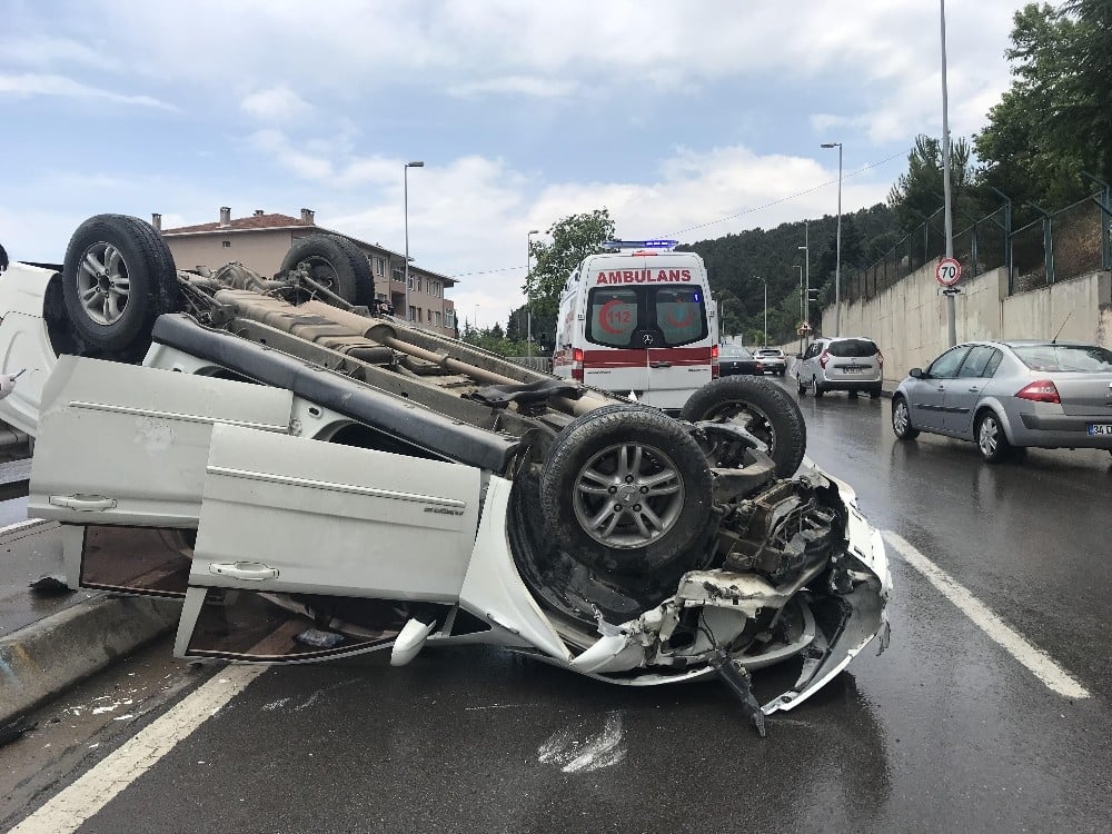 (Özel) Maltepe’de otomobil takla attı: 1 yaralı 