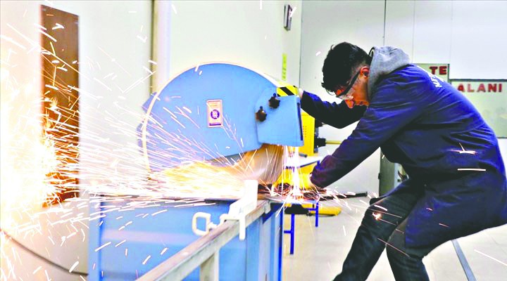 Özel mesleki ve teknik Anadolu lisesi öğrencilerine destek tutarları arttı