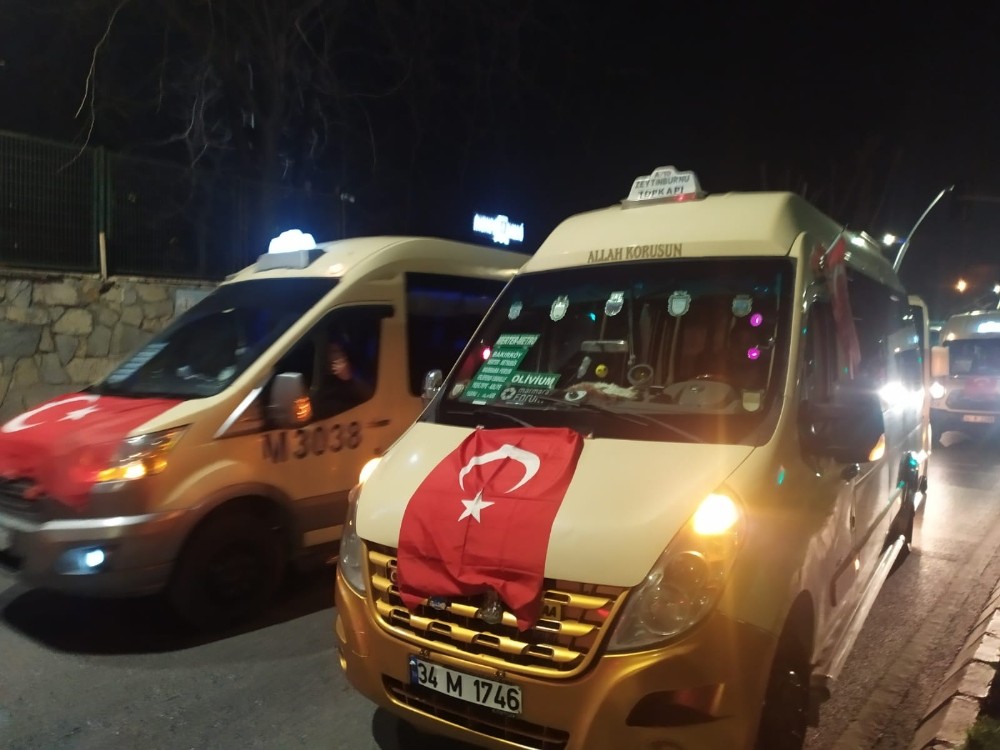 (Özel) Minibüsçülerden Mehmetçiğe destek 