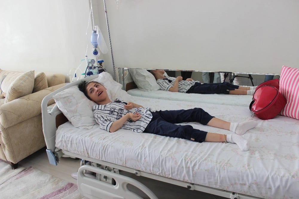 (Özel) Minik Zülal’in yaşama tutunması için 600 bin lira gerekiyor 