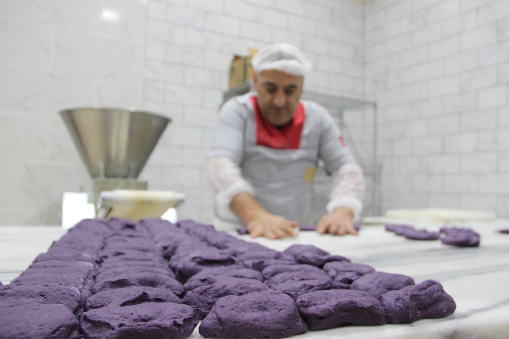 (Özel) Mor ekmekten sonra mor hamurdan ürünler giderek yaygınlaşıyor 