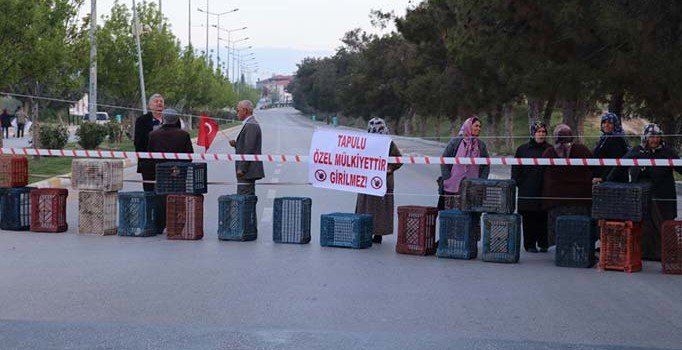'Özel mülkiyettir, girilmez' diyerek, yolu kapattılar