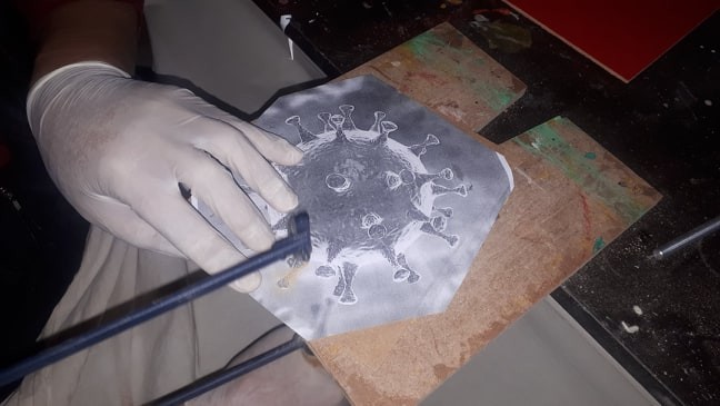 (Özel) ’’Naht’’ sanatıyla Korona virüs Covid-19’un simgesini yaptı 