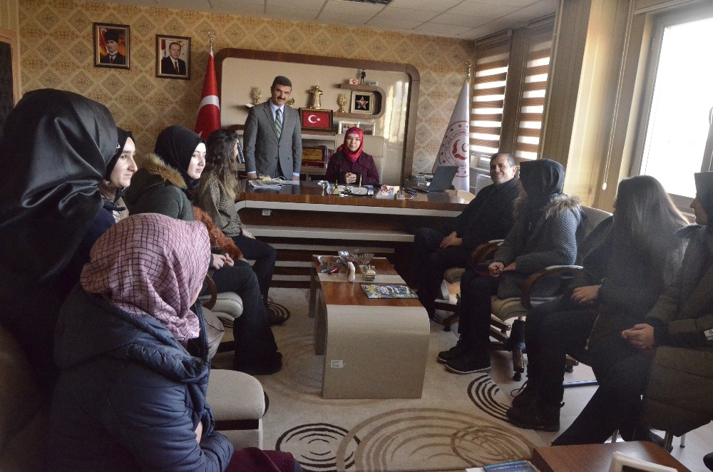 Özel öğrenci AÇHS İl Müdürü koltuğuna oturarak, hayalini gerçekleşti 
