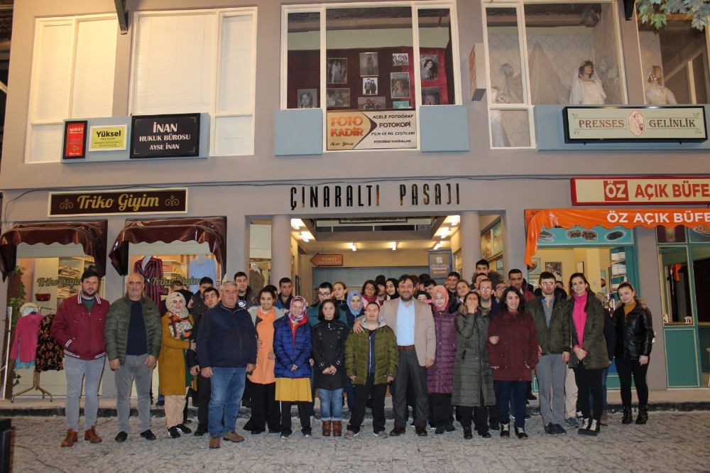 Özel öğrenciler ‘Seksenler’ dizi setini gezdi 