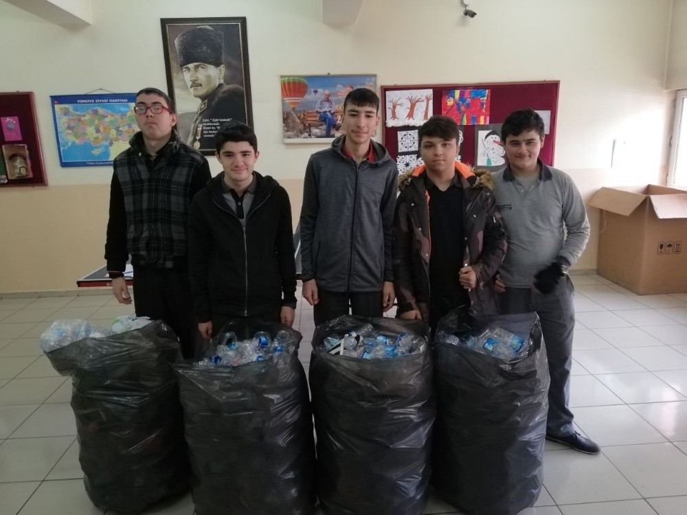 Özel öğrencilerden geri dönüşüme büyük katkı 
