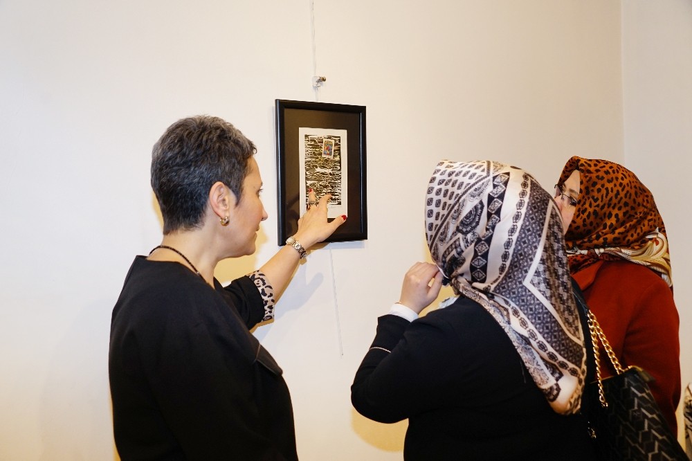 (Özel) Öğretim görevlisi, kanseri resim yaparak yendi 