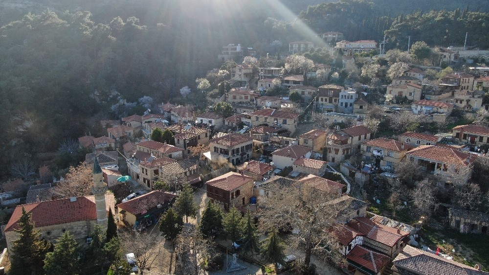 (Özel) Para vermeyen köyde fotoğraf çekemiyor 