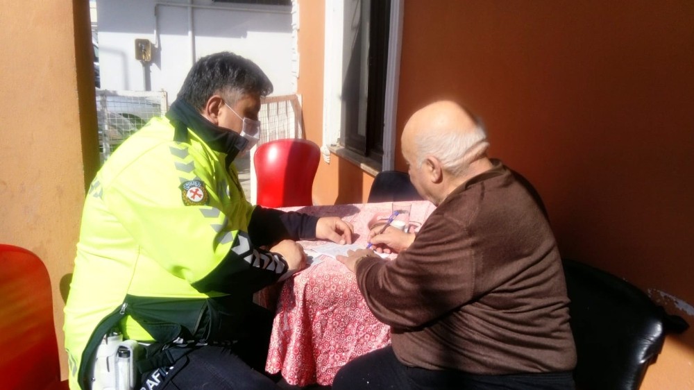 (Özel) Polis ’evde kal’ dedi, 2 ay önce bağlanan aracını evine getirdi 