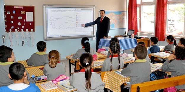 Özel sektör öğretmenlerine çözüm arayışı! Öğretmenlik Meslek Kanunu Teklifi, Komisyon'dan geçti