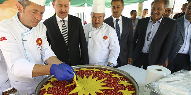 Özel tarifli C.Başkanlığı aşuresi yurtta dağıtıldı