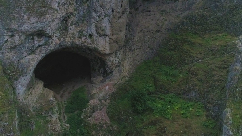 (Özel) Tarih öncesi mağaralar havadan görüntülendi 