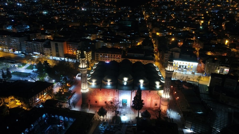 (Özel) Tarihi Ulu Cami’de dualar yükseliyor 