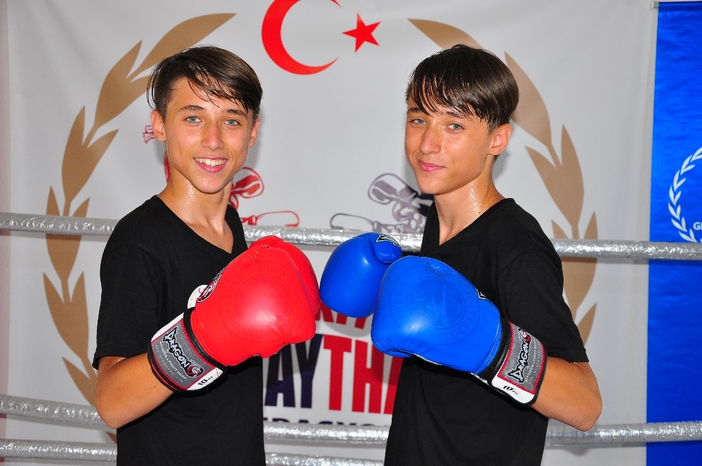(Özel) Tek yumurta ikizi sporcuların hedefi Dünya Şampiyonluğu 