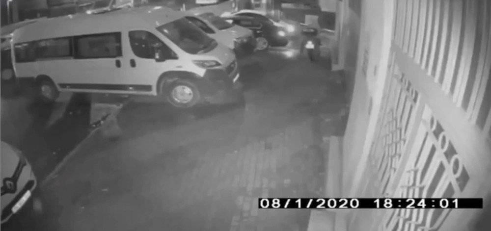 (Özel) Vatandaşların gözü önünde “pes” dedirten motosiklet hırsızlığı kamerada 