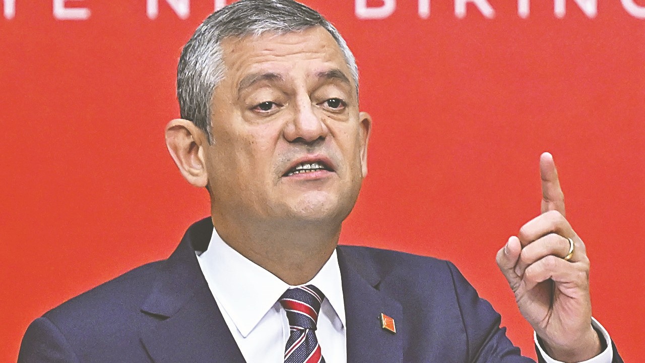 Özel’in açıklaması iftira ve hamasetten ibaret! ‘Müfteri’ dediği Kapki’ye sarıldı