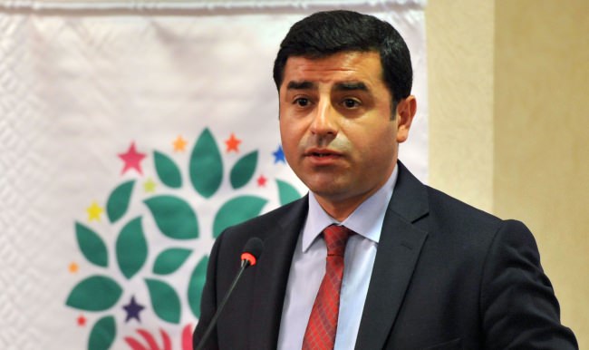Özer Sencar: HDP'nin oyu 15 Temmuz sonrası yüzde 8