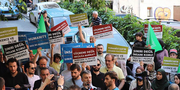 Özgür-Der'den Yunanistan Başkonsolosluğu önünde eylem! 'İnsanlığa sınır koyulamaz'