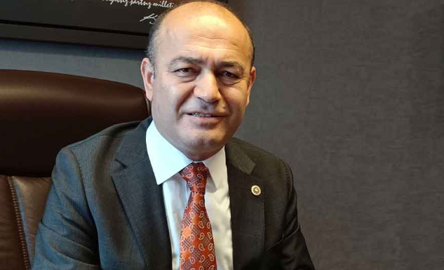 Özgür Karabat isimli yalancı! ‘On binlerce yalan söyleyelim.. Bu yalanların her biri, bir kişinin vereceği oyu değiştirse..’ Ali Karahasanoğlu yazdı