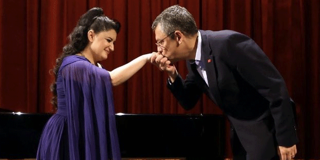 Özgür Özel bir fotoğraf paylaştı! CHP yıkıldı