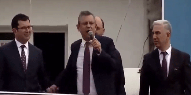 Özgür Özel elleri kolları karıştırdı! Kendi adayını tanıyamayan lider