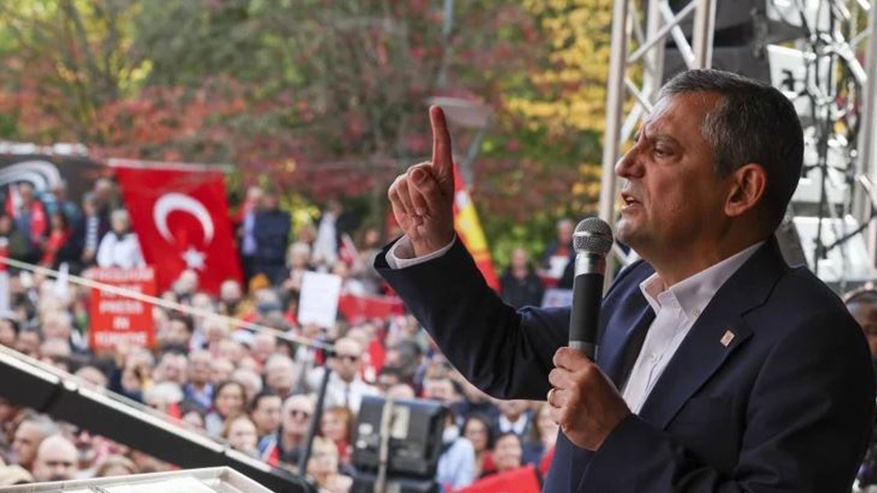 Özgür Özel hiç de utanması olmadığını gösterdi: Türkiye’yi şikayet etme diyorlar, Vallahi de billahi de anlatacağım!