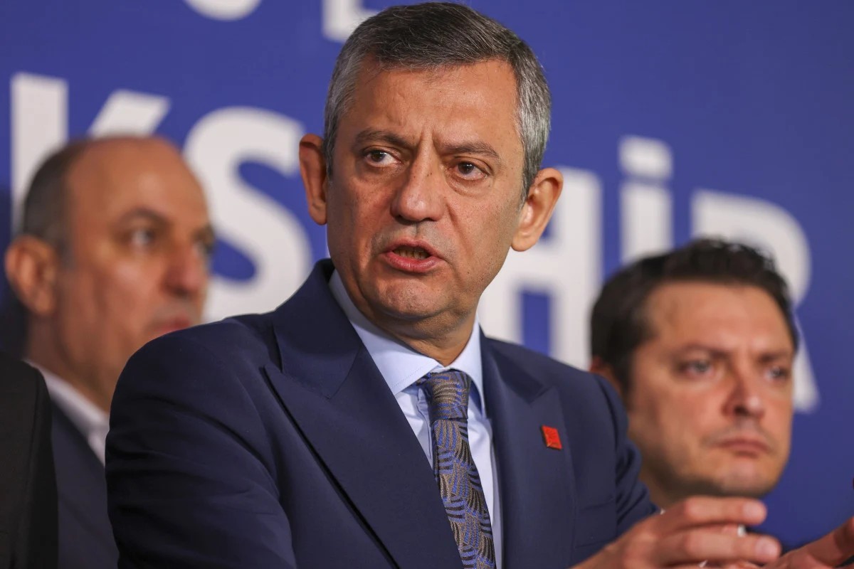 Özgür Özel, Kurultay yaklaştıkça çirkefleşiyor! Skandal sözler: ‘Yasağa uymayacağız, durmayacağız’