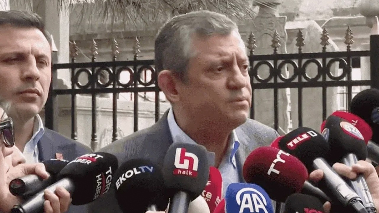 Özgür Özel, okuma yazman mı yok, provokatör musun yoksa kalpazanlığa mı özendin!