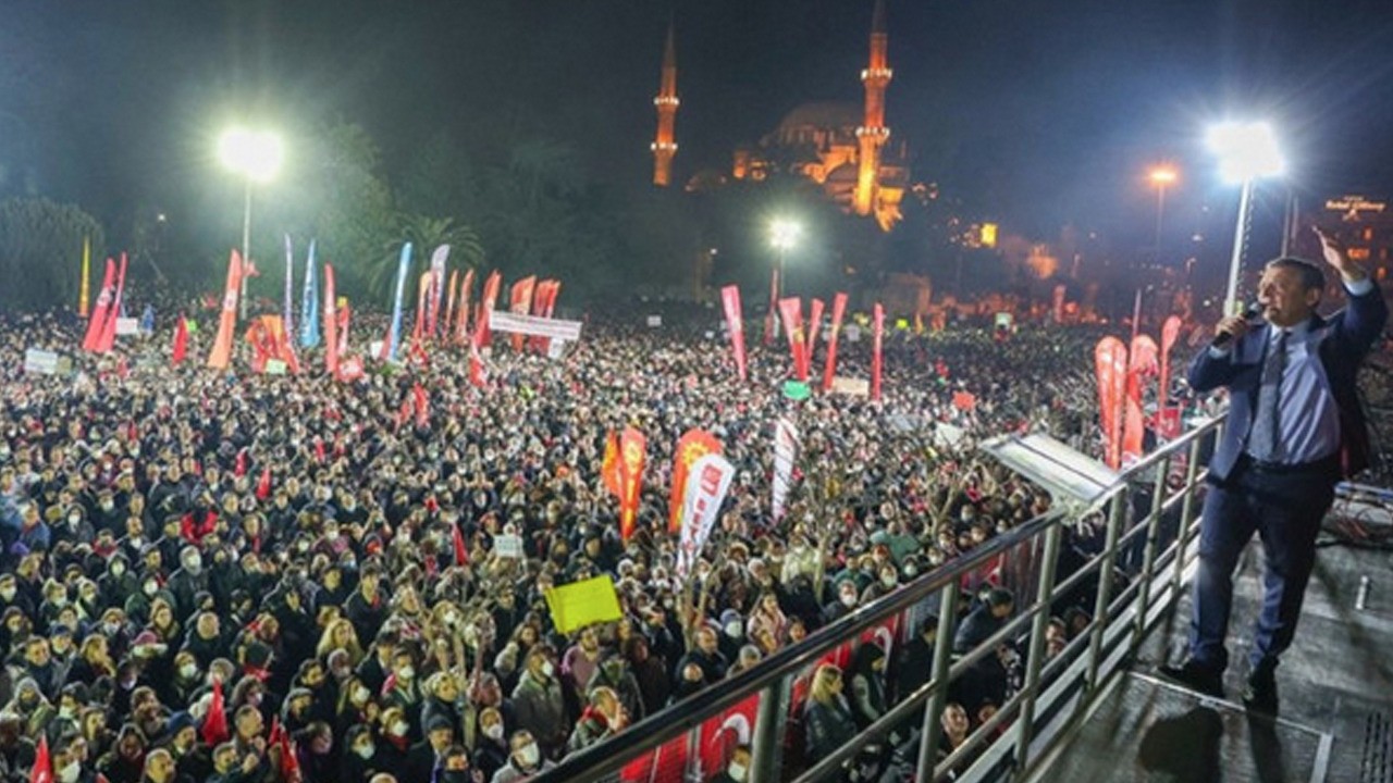  Özgür Özel Saraçhane’de İBB seçimi için konuştu!