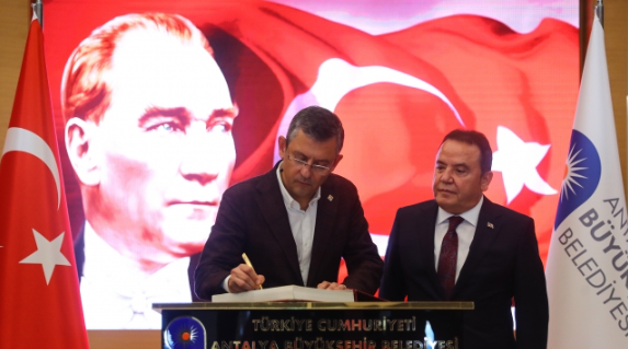 Özgür Özel ‘Sert kayaya çarptın oğlum!’ demişti: Olay tersine mi döndü? Sert kayaya çarptın Özgür: 20 milyon doları aldın mı almadın mı?