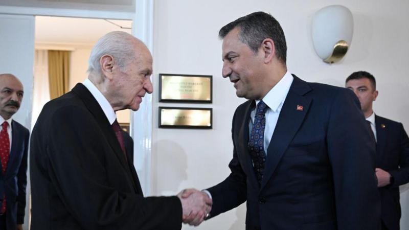 Özgür Özel, Sinan Ateş dosyasını ilk buluşmada Bahçeli’ye neden açtı? Allah’tan, Ateş’in eşi böyle dedi