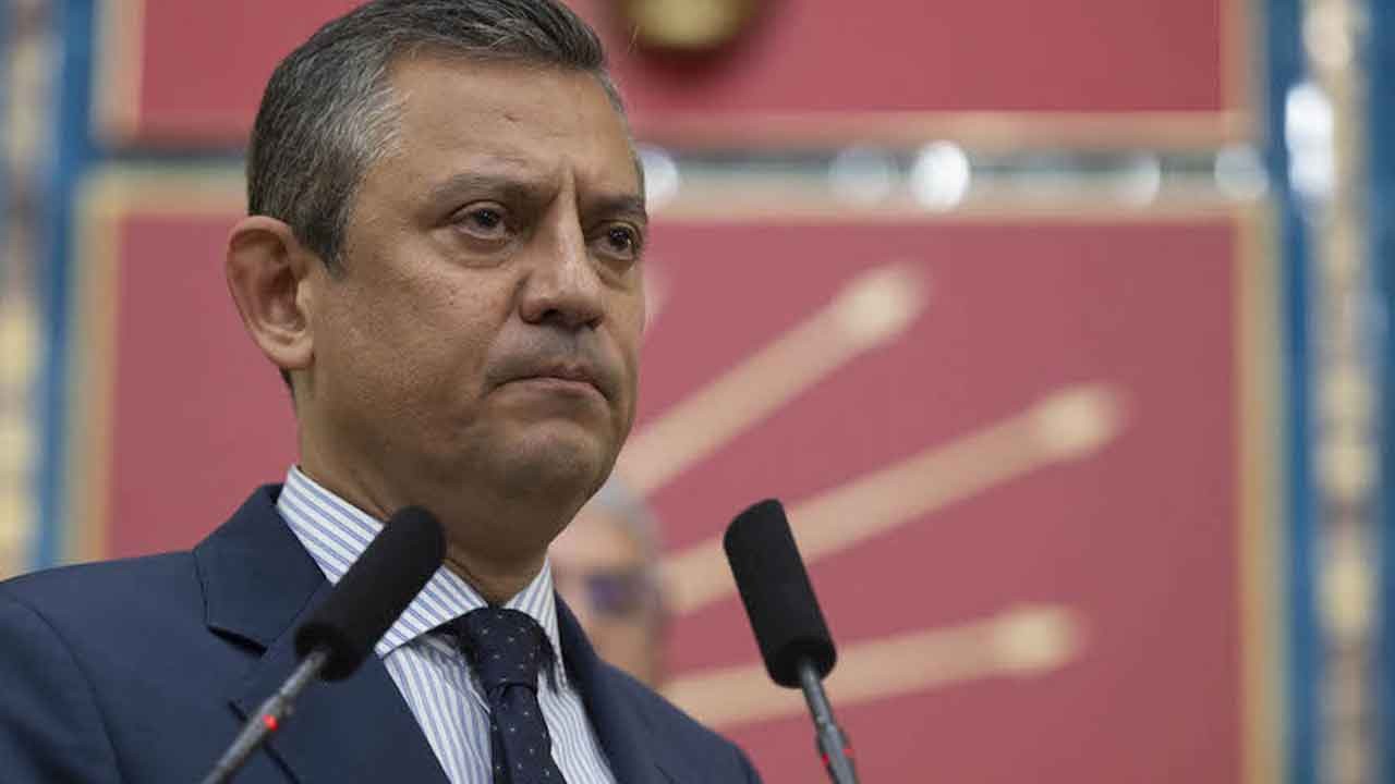 Özgür Özel yine sahnede! "Diyanet kapatılsın" diyorlardı, şimdi "Dedelerin maaşını devlet ödesin" diyorlar