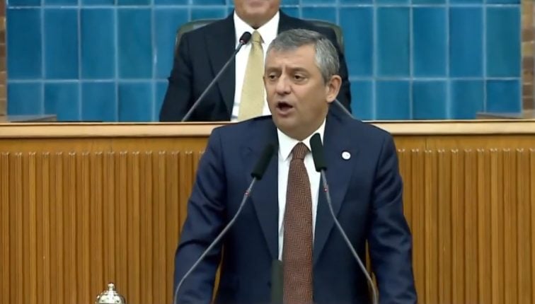Özgür Özel'den akıllara zarar hezeyan! 'Biz namussuzlar kadar namusluyuz!'
