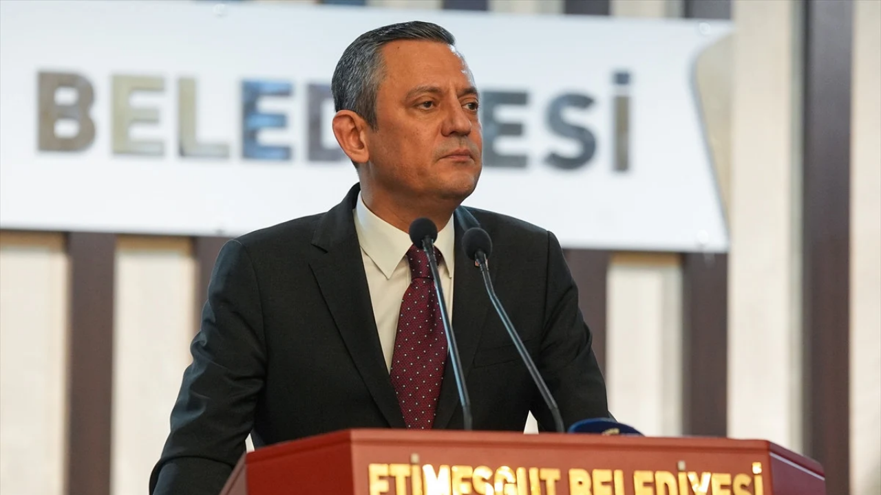 Özgür Özel’den beyin yakan hesap: Alkolden hurmaya jet hızında geçiş…