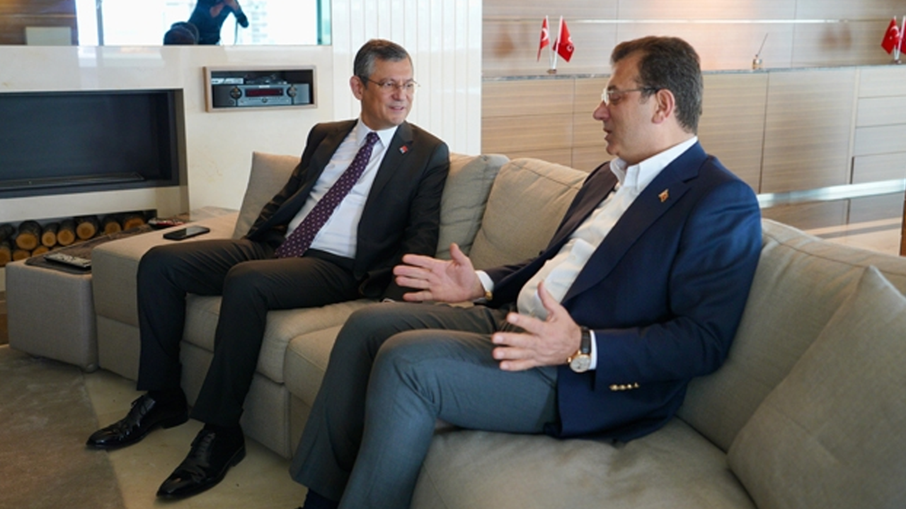  Özgür Özel'e bomba sözler! 'İmamoğlu'nun sevimli şempanzesi'