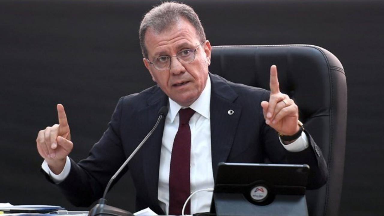 Özgür Özel’e "Gereksiz Fantezi" çıkışı! CHP’li Büyükşehir Belediye Başkanı, parti içi kaosu deşifre etti