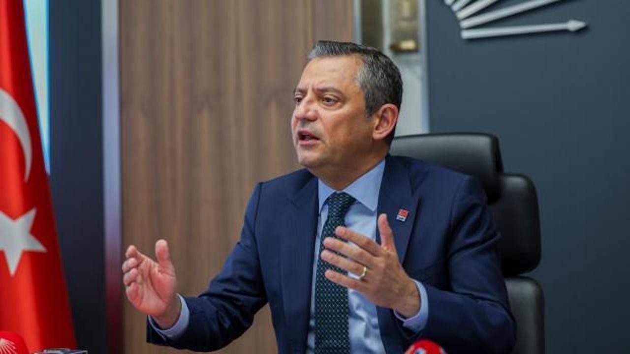 Özgür Özel'e kumpas mı kuruldu? CHP'de uçan kuştan haberi olan Abdulkadir Selvi, arkasında kimin olduğunu açıkladı