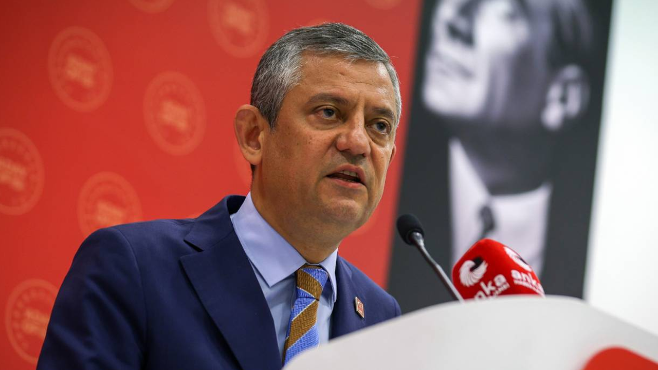 Özgür Özel'e soğuk duş! O isimler CHP'de kalacak!