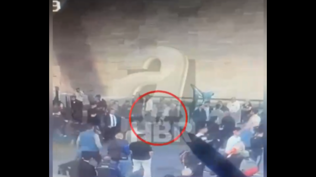 Özgür Özel’e tokat atan şüphelinin, saldırı öncesi CHP’li Sezgin Tanrıkulu ile görüştüğü ortaya çıktı