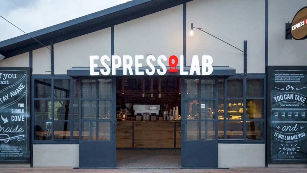 Özgür Özel'in hedef gösterdiği kahve zinciri Espressolab'a saldırı: 4 Gözaltı